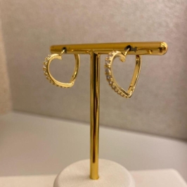 Brinco argolinha coração click cravejada zircônia cristal