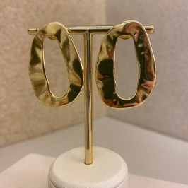 Brinco orgânico oval em ouro 18K