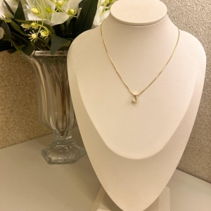 Corrente com pingente letra pequena cravejada J