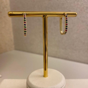 Brinco argola retangular com zircônia color M