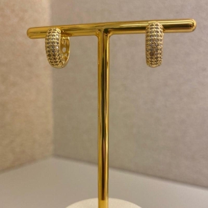 Brinco argolinha click cravejada cristal M