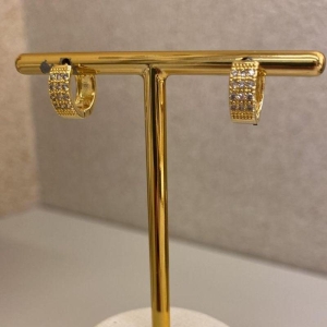 Brinco argolinha click Evelyn