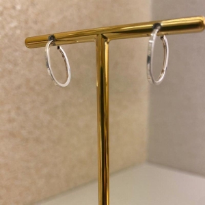 Brinco argola oval P