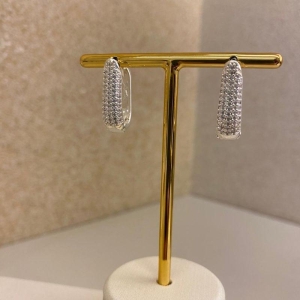 Brinco Maria Júlia G