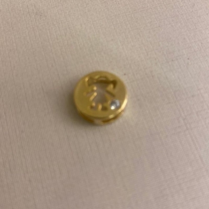 Pingente redondo menina