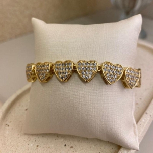 Pulseira corações cravejada
