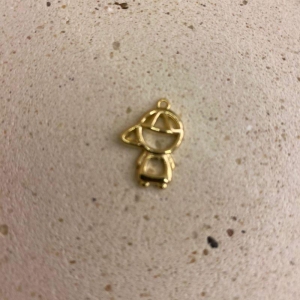 Pingente menino liso