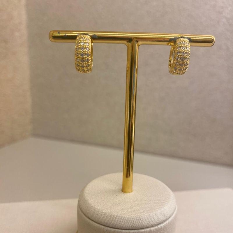 Brinco argolinha click Eloá