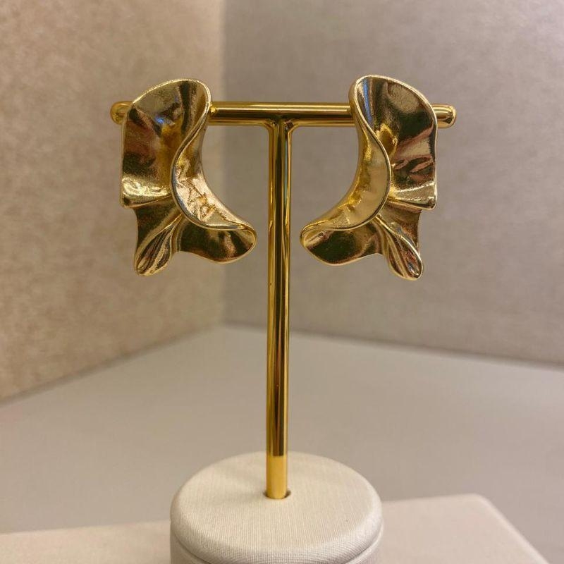 Brinco Escultura Dourada