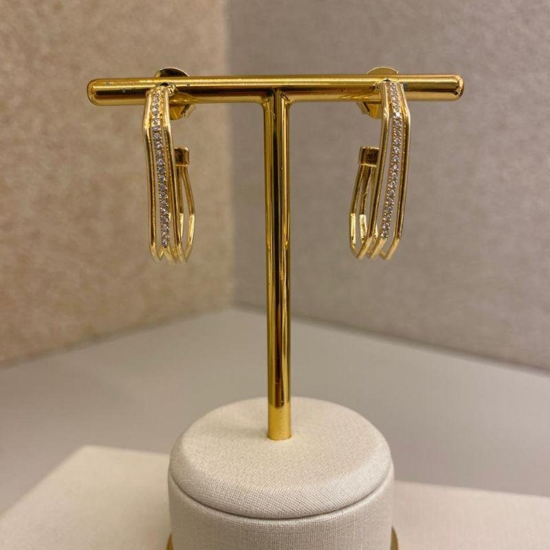 Brinco pino fixo argola 3 fileiras