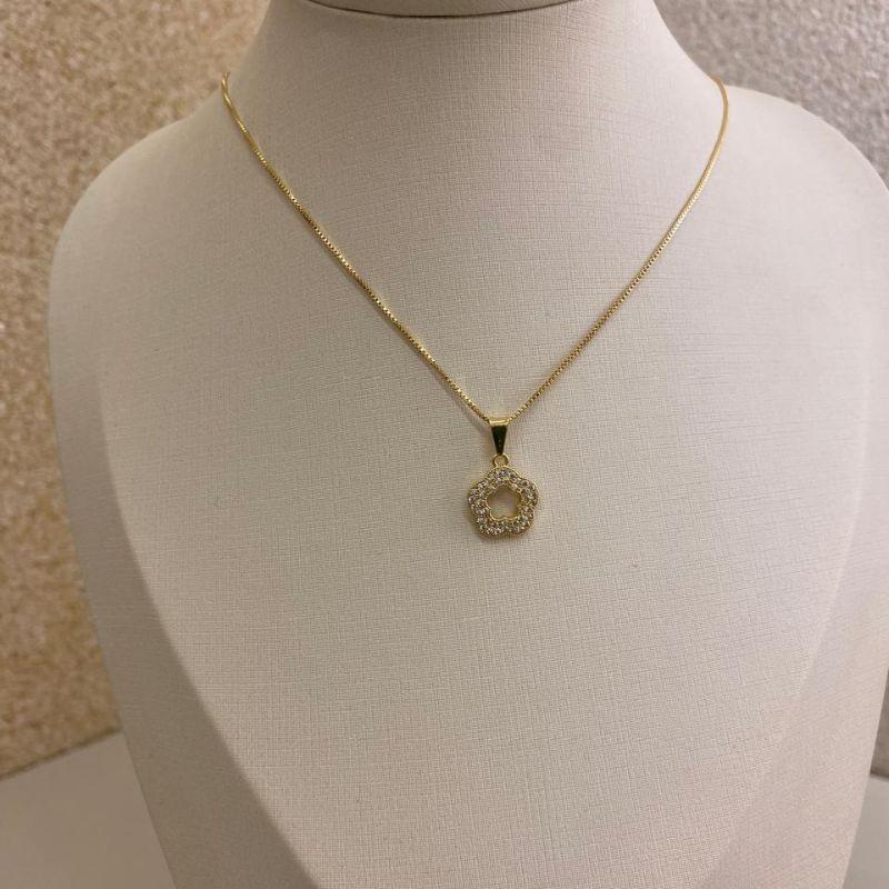 Corrente veneziana com pingente de flor cravejada