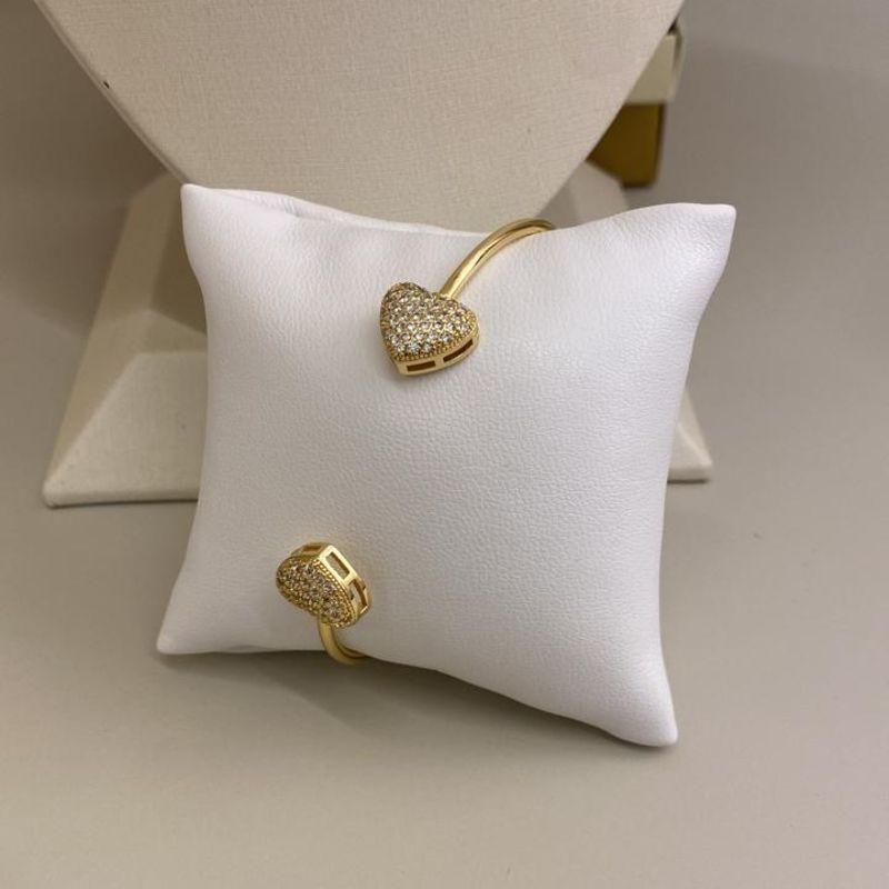 Bracelete ponteira coração cravejado