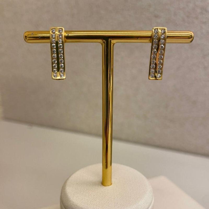 Brinco Georgia cravejado