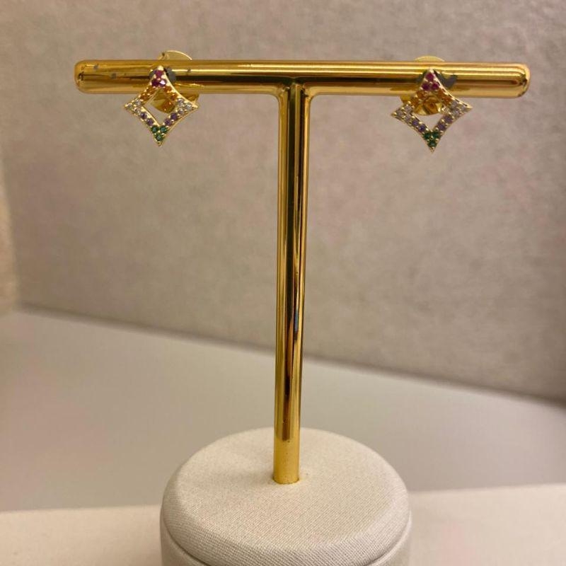 Brinco Gisa cravejado colors