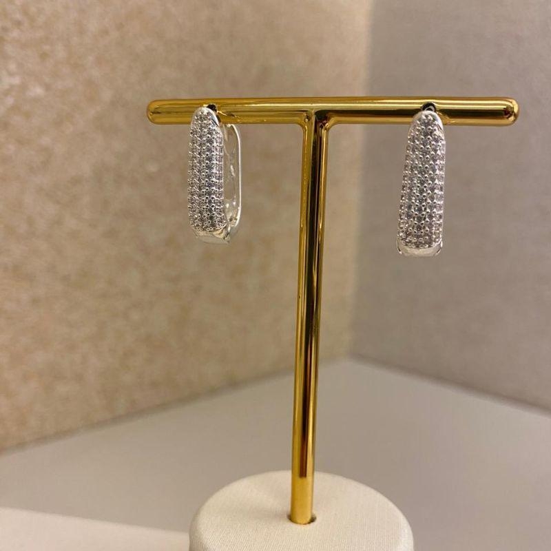 Brinco Maria Júlia G