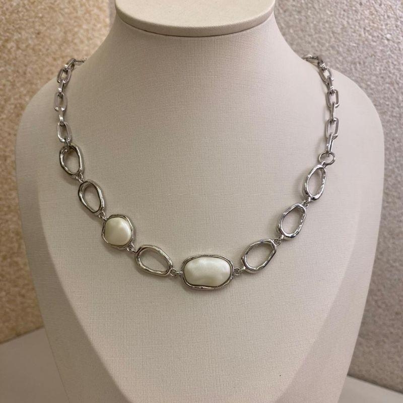 Corrente com pérolas orgânicas Ródioa Branco