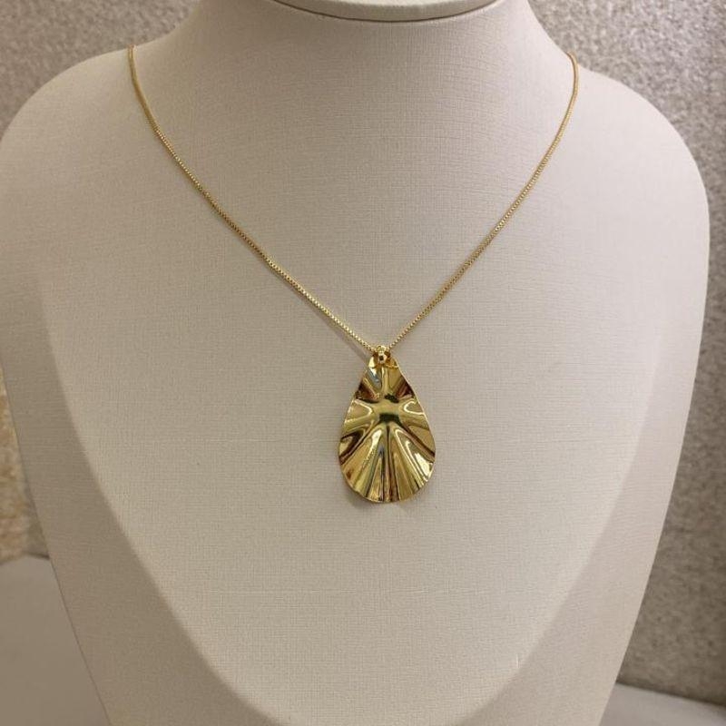 Corrente veneziana com pingente gota orgânica