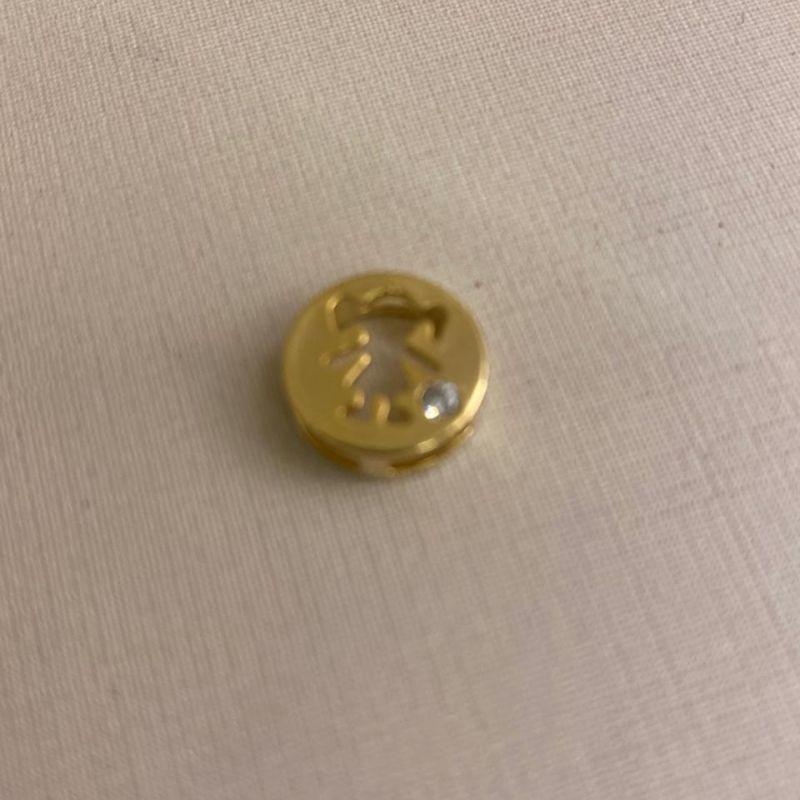 Pingente redondo menina