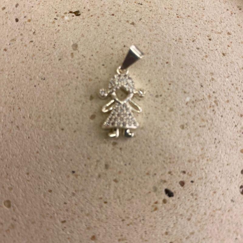 Pingente menina cravejada cristal medio Prata