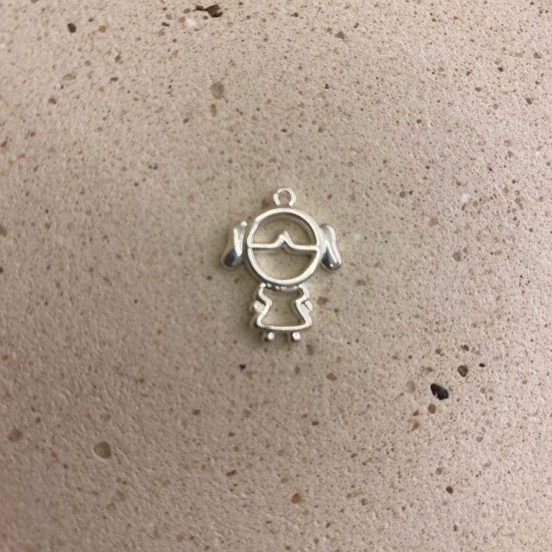 Pingente menina liso Prata