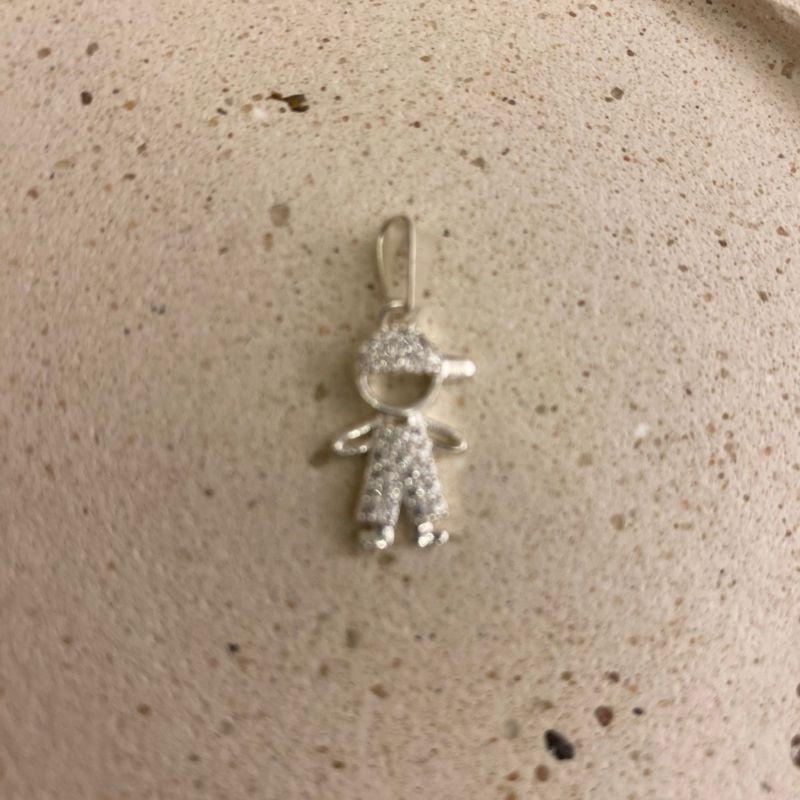 Pingente menino cravejada cristal medio Prata