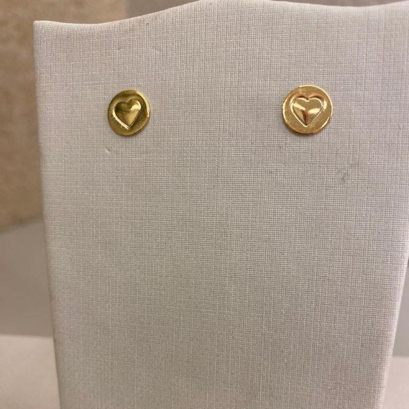 Brinco chapinha redonda com coração Prata