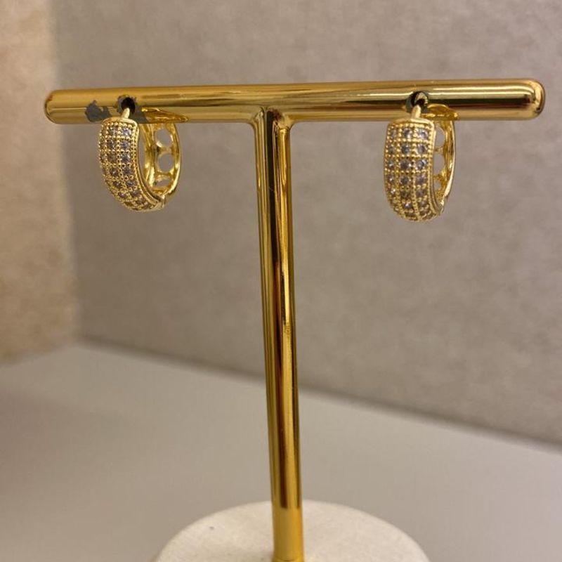 Brinco argolinha click Brenna