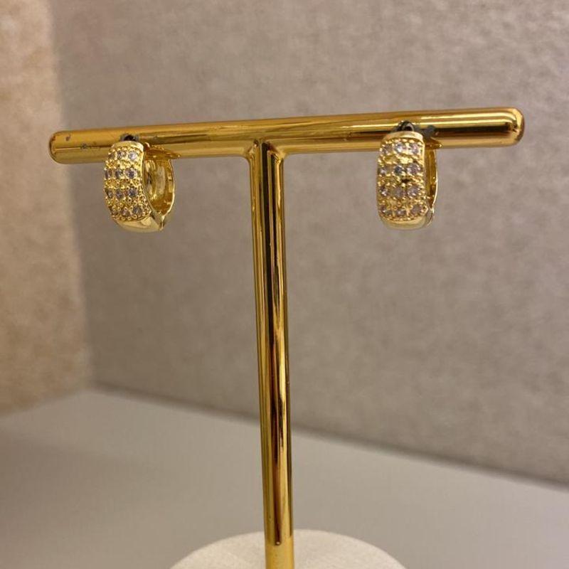 Brinco argolinha click Diana