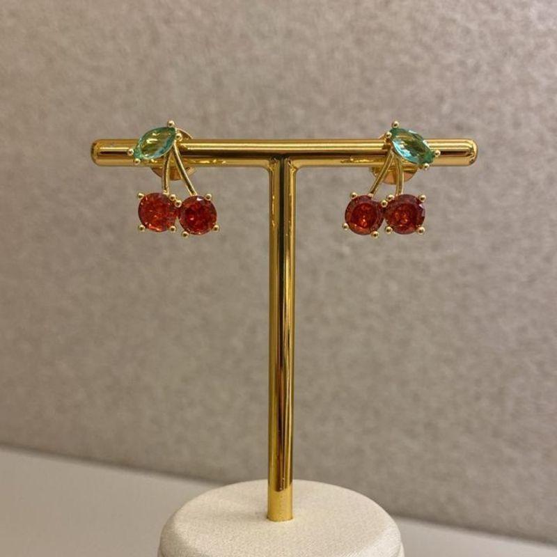 Brinco cereja vermelha