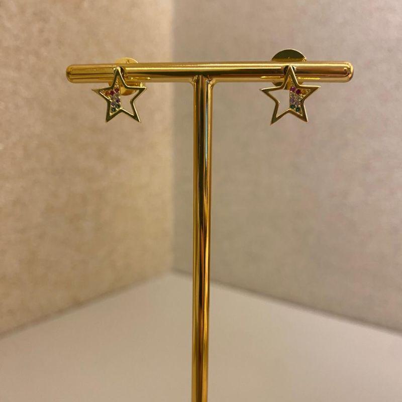 Brinco estrela com zircônia colors