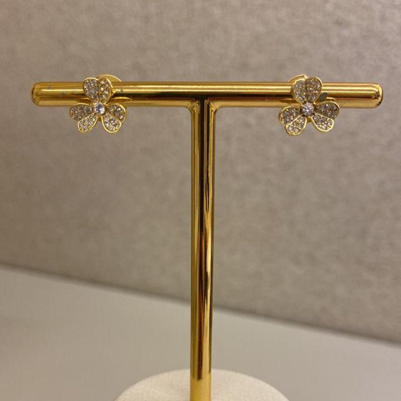 Brinco Luna florzinha