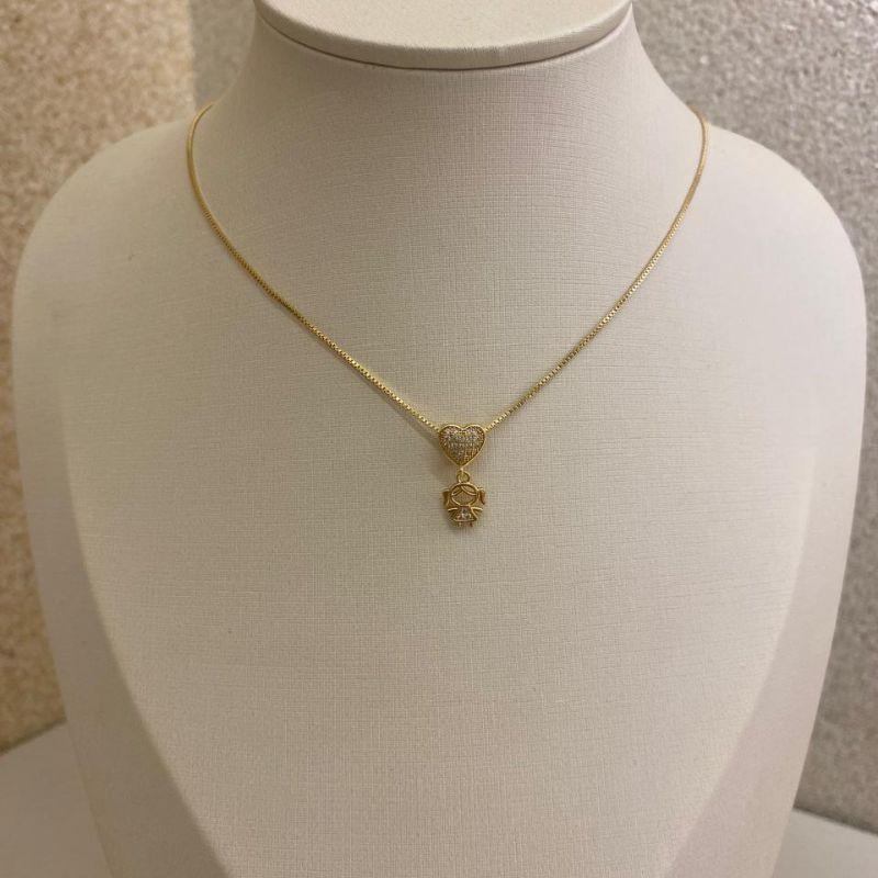 Corrente veneziana com pingente menina com coração cravejado