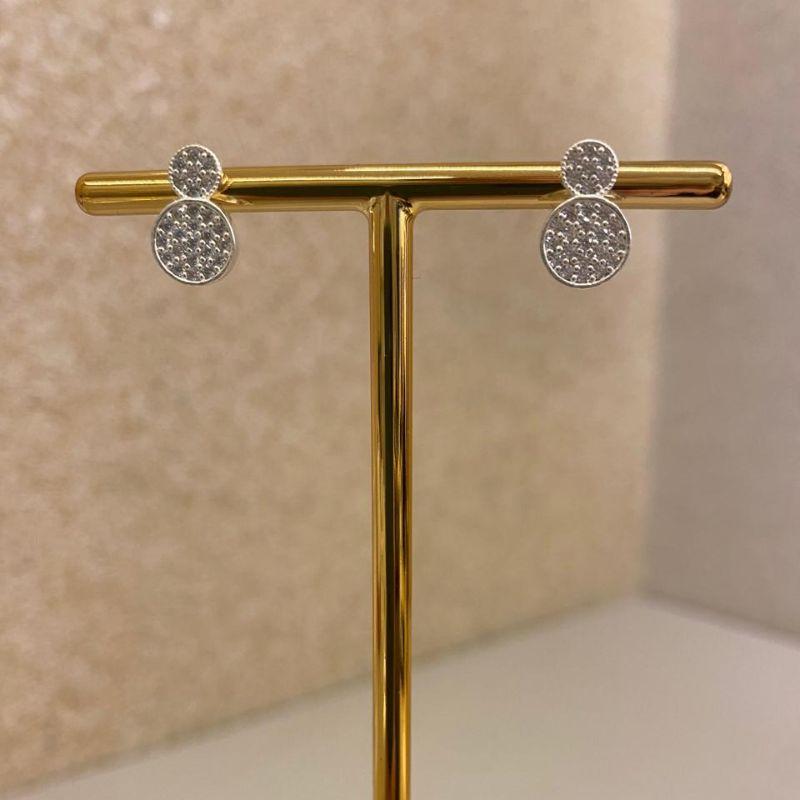 Brinco 2 esferas cravejadas