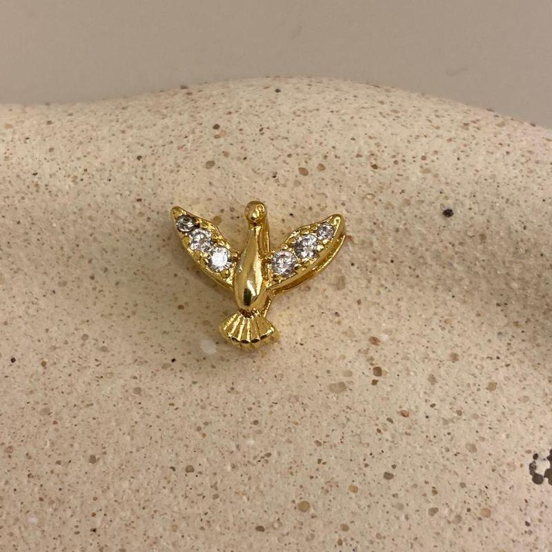 Pingente pomba com asas cravejadas