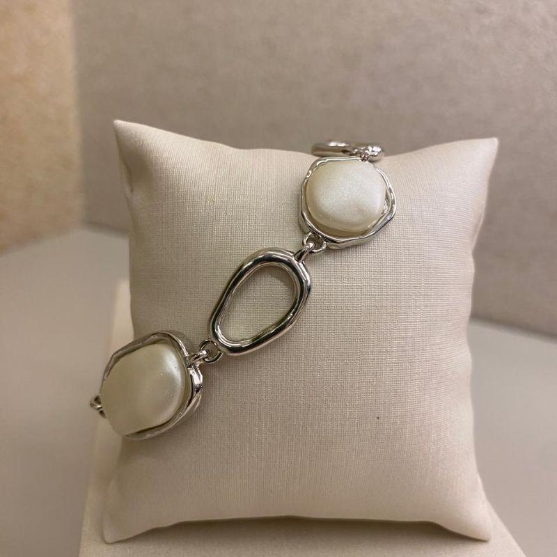 Pulseira com pérolas orgânicas